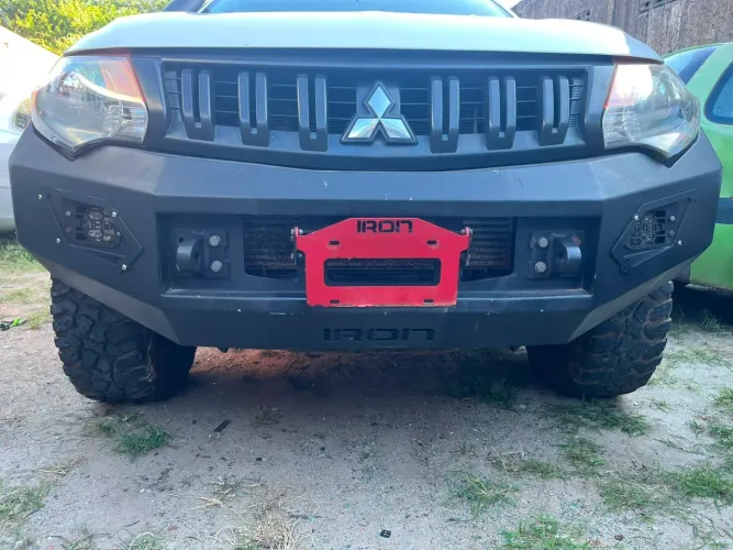 Parachoque Ferro Dianteiro Mitsubishi Triton 2017 a 2022 com base guincho
