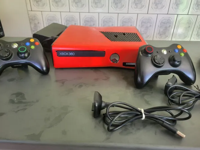 Xbox 360 slim RGH Completo 2 controles