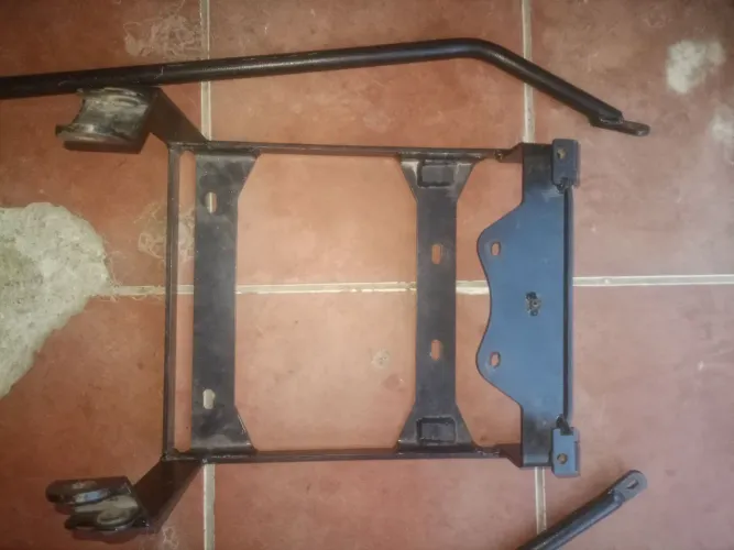 Suporte reforçado para baú