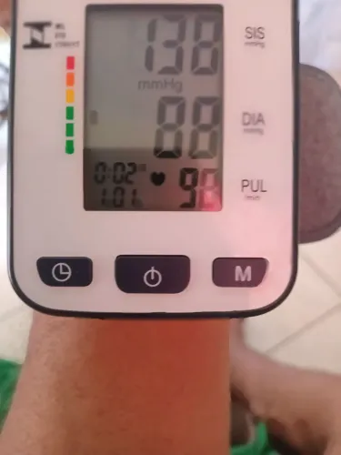 Vendo um medidor de pressão  digital novo  da marca premium
