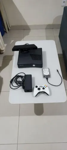 Xbox 360 Semi Novo Completão 12 jogos HD + Kinect