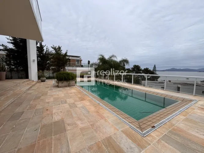 Casa em condomínio de 4 dormitórios no Marinas Del Rey II no Cacupé