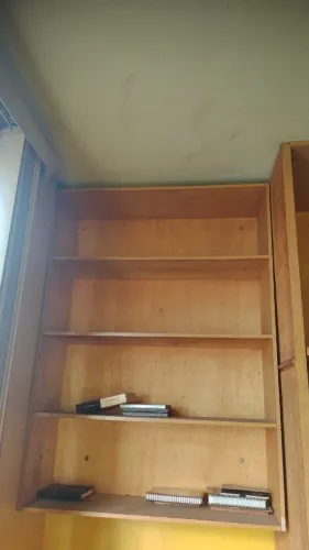 DOAÇÃO de uma estante e um armário