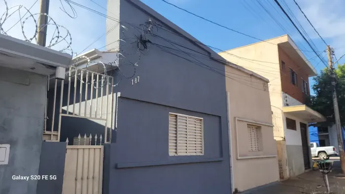 ALUGA CASA - VILA VIRGÍNIA