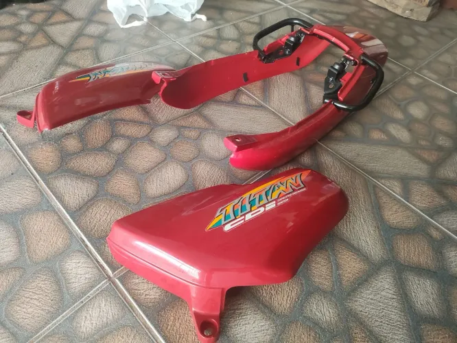 Kit Carenagem Original Honda CG Titan 125 1999 Vermelha - Tanque + Laterais + Rabeta
