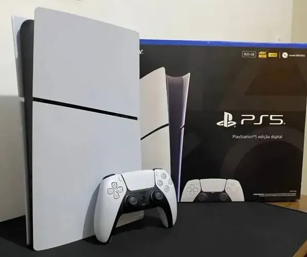 ? PLAYSTATION 5 DIGITAL EDITION ? 825 GB ?