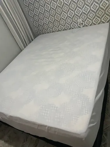 Cama QUEEN