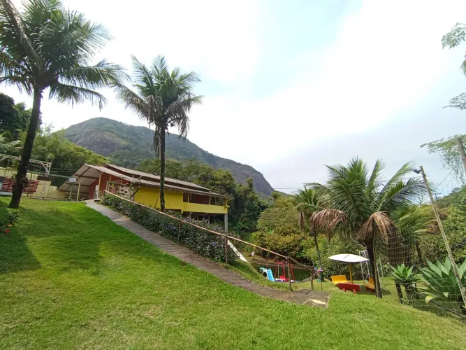 Chácara em Guarapari ES com piscina natural 