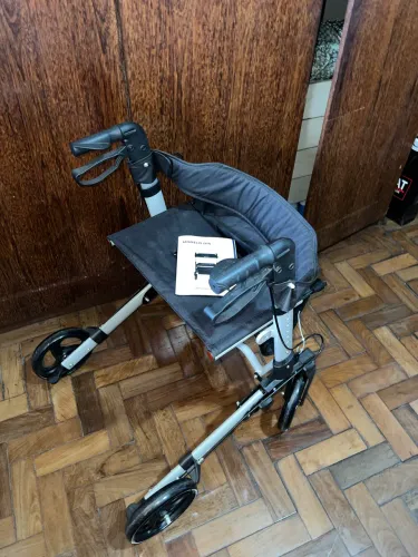 Andador de Alumínio Compacto 4 Rodas D14 Dellamed p/ IDOSO