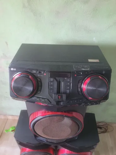 Som LG cj88 2500wts.