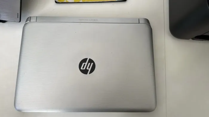 Notebook HP Pavilion Core i5 | 4 GB RAM | HD 1 TB - com detalhe