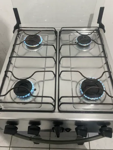 Fogão 4 Bocas com Forno - Não Elétrico