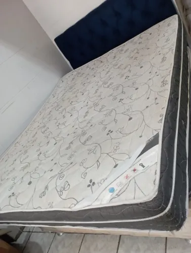 (Cód 002) Colchão de Casal Queen Size molas ensacadas