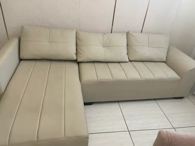 Sofá 2 módulos com Chaise Couro Sintético