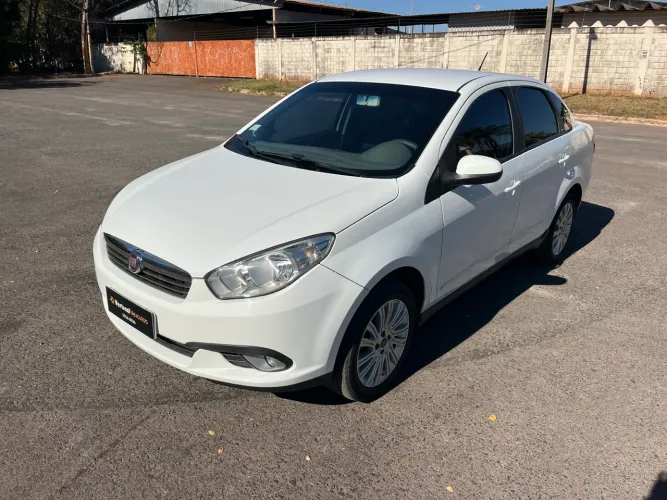 Fiat Grand Siena Essence 1.6 Flex 16V 2015