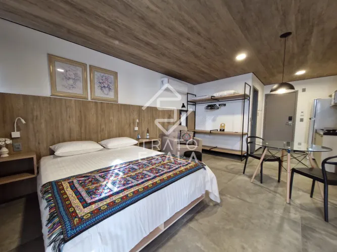 Studio novo, decorado e completo, na Pajuçara, com área de lazer única