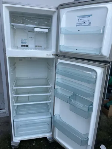 Geladeira com defeito