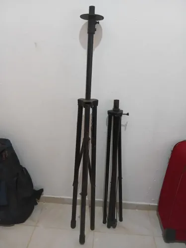 Estantes para caixas ativas reforçadas