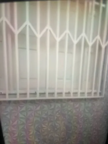 Vendo uma grade na cor areia de 1,50 por 1,40