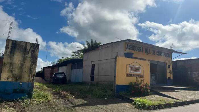 Vendo-se um ponto comercial 