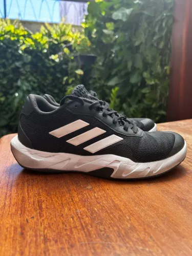 Tênis Adidas Amplimove