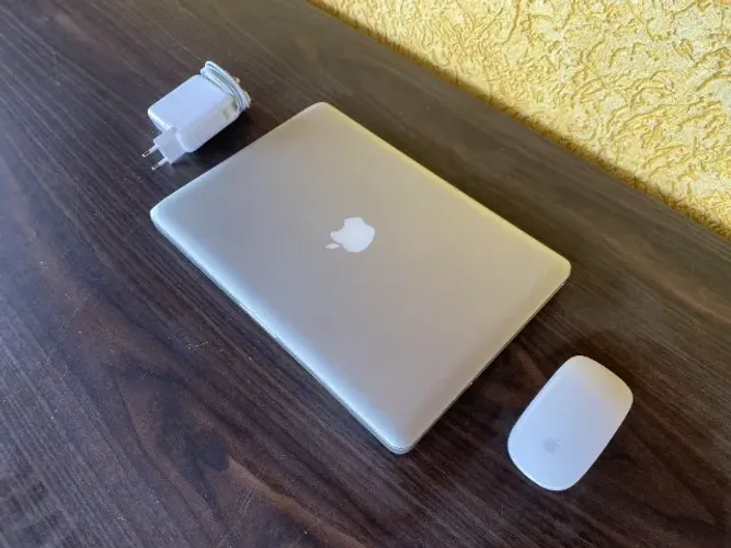 MacBook Pro 13" + Magic Mouse 1 + Carregador Novo (Com SSD)