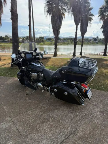Indian Roadmaster 1.800 cilindradas ano 2018. Moto bem conservada e pouco rodada.