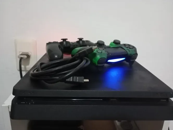 Troco PS4 slim 1tb por contrabaixo 5 cordas Tagima ou vendo!