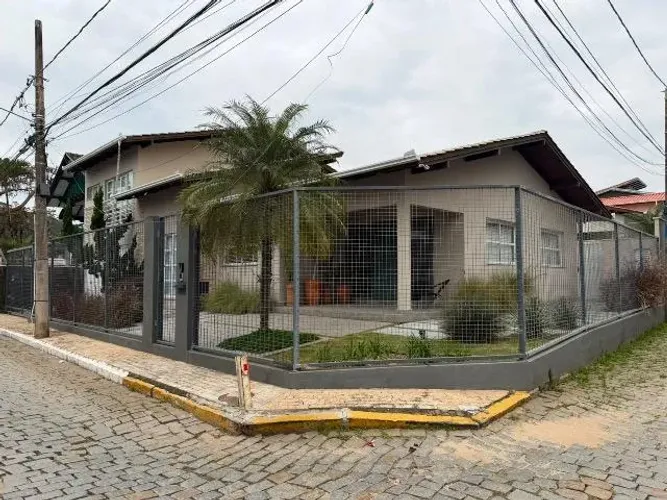 CASA PRÓXIMA AO MAR EM CABEÇUDAS - VENDA OU LOCAÇÃO