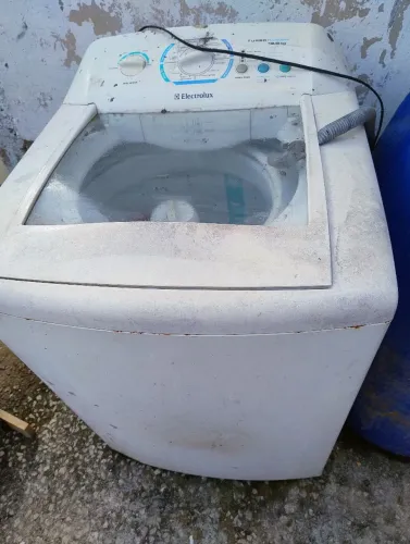 Vendo:2 máquinas de lavar para retirada de peças,sendo uma consul e Eletrolux 