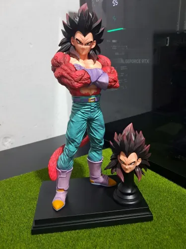 Action Figure Dragon Ball GT - Vegeta SSJ 4 30cm
