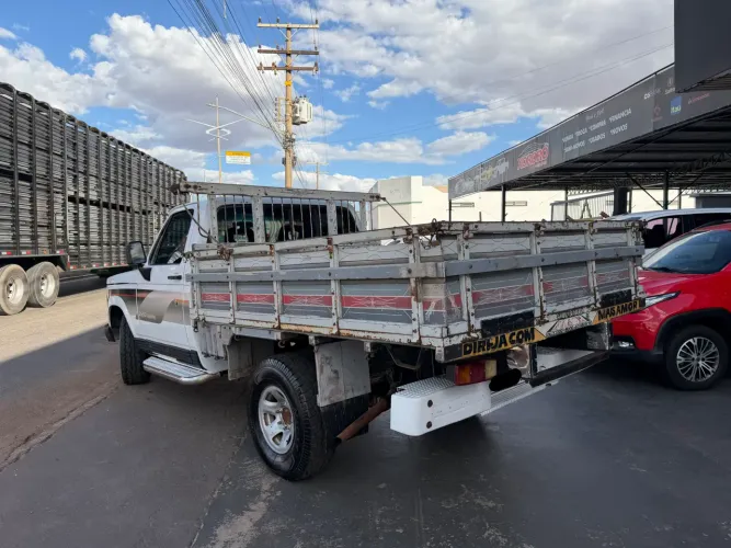 Chevrolet D-20 S / Luxe 3.9/4.0 Diesel 1996