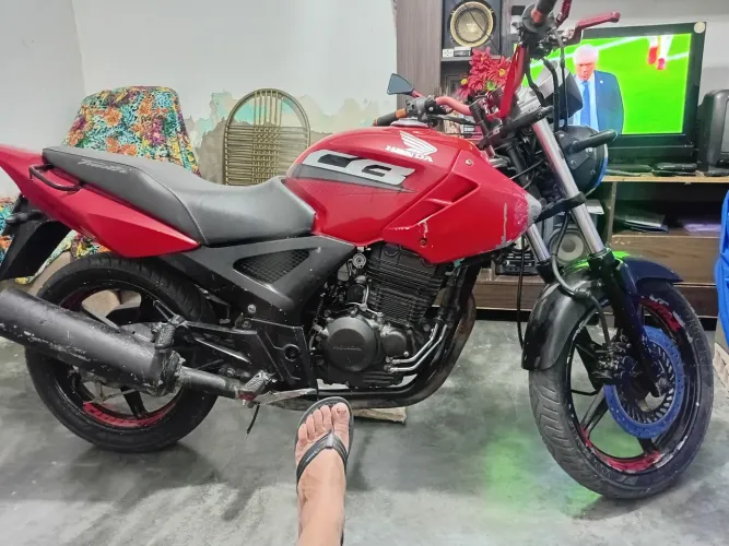 MOTO CBX TWISTER ANO 2005