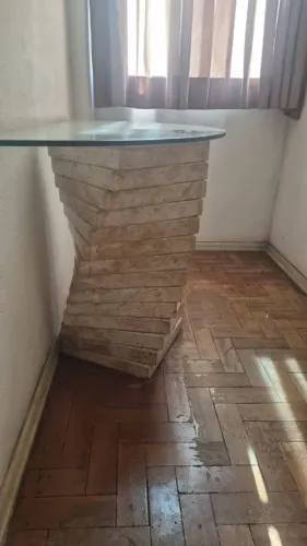 Mesa Vidro Temperado pé marmore.