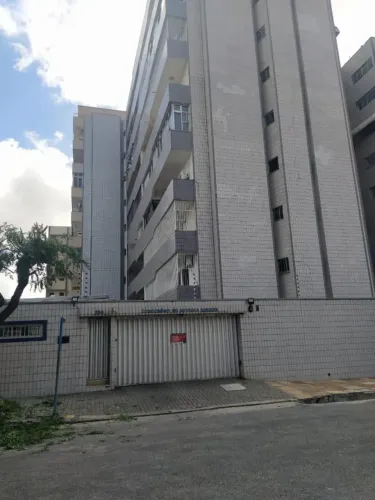 Imóvel para venda tem 130 metros quadrados com 3 quartos em Fátima - Fortaleza - CE