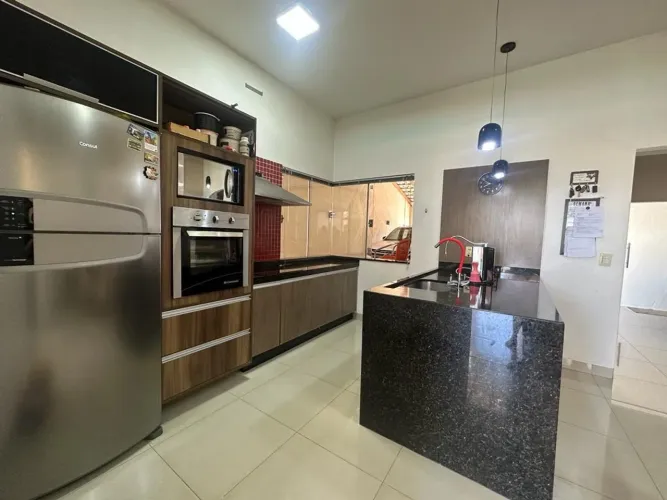 Vendo linda casa no bairro buriti - Rondonópolis