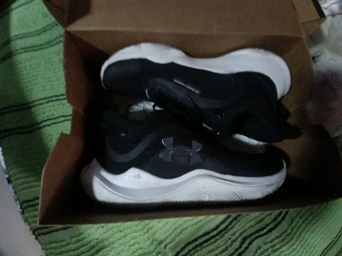 Tênis under Armour número 41 seminovos