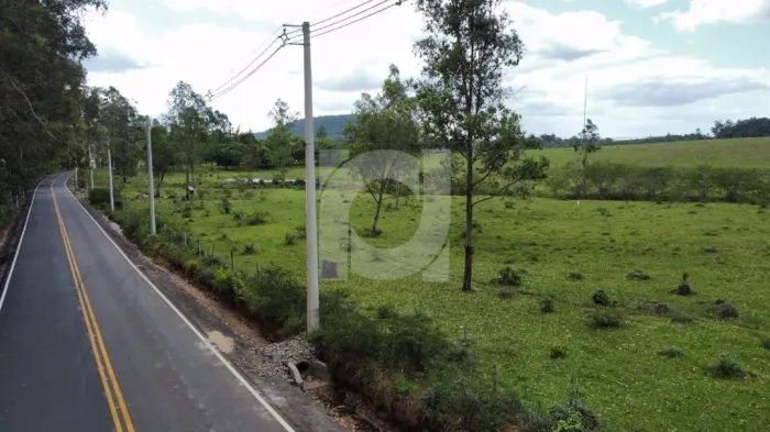 Área à venda, 118378 m² por R$ 1.800.000,00 - Jardim Capela - Capela de Santana/RS