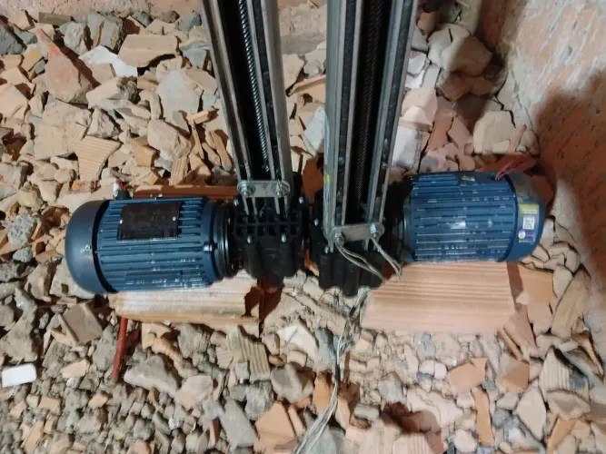 Motores Rossi com guias de 2,50 Mts