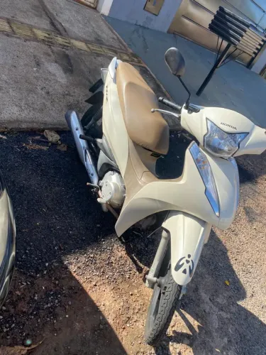 Vendo Honda biz 125 ano 2018 flex