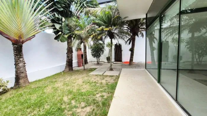 Linda casa linear com duas suítes condomínio Recreio