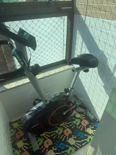 Bicicleta Ergométrica Speedo B35X Magnética 8 níveis de Resistência Sileciosa