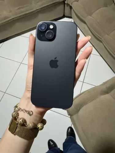 iPhone 15 - 128 GB