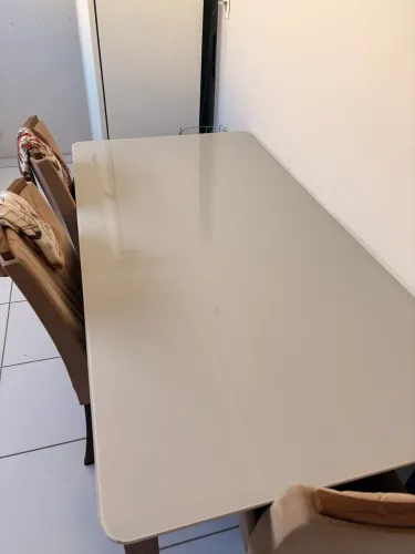 Mesa com 6 cadeiras