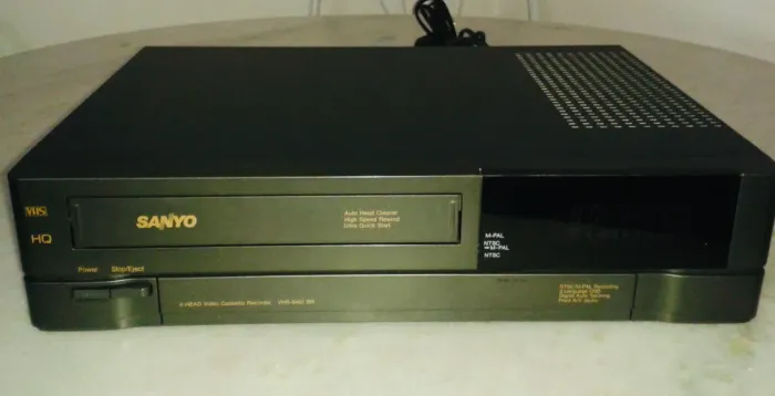 Videocassete Sanyo VHS HQ + Controle Remoto Original | Funcionando