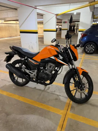 Honda CG Titan 160 laranja