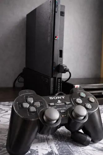 PlayStation 2 (Matrix Original) + 5 Jogos em Encarte - Valor negociável