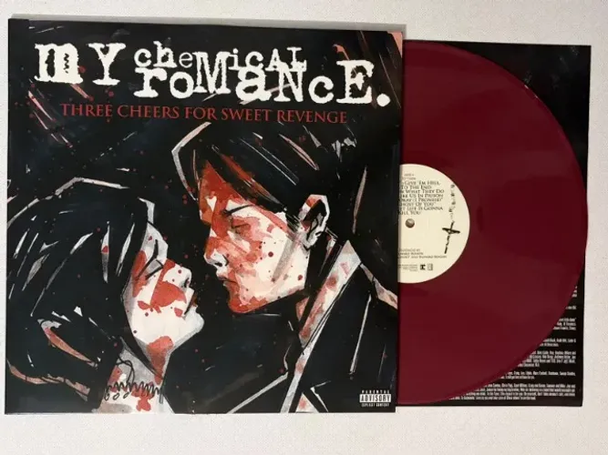 LP Vinil | My Chemical Romance - Three Cheers for Sweet Revenge (urban outfitters)