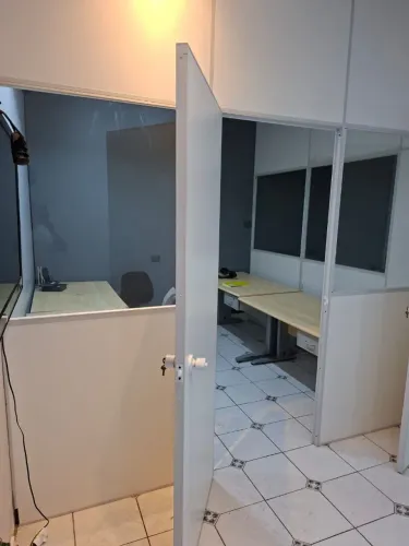 Mesa de madeira para escritório 