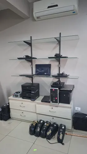 Prateleira de Vidro Comercial